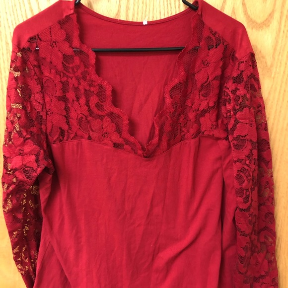 Tops - Red long sleeve lace shirt